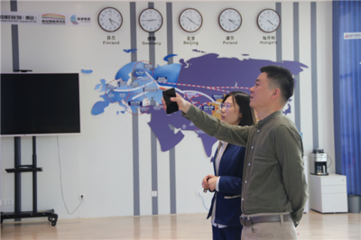 英國(guó)陜西商會(huì)參訪中歐班列 助力陜西企業(yè)“走出去”推動(dòng)陜西貨物進(jìn)出口